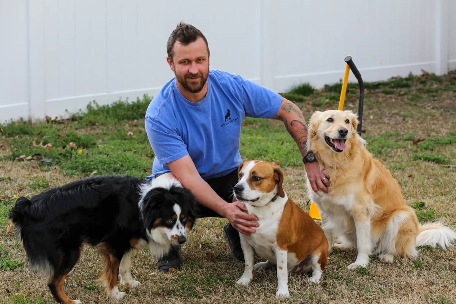 Doggy Scoop local contact and customer support Doggy Scoop local team member with customer dogs